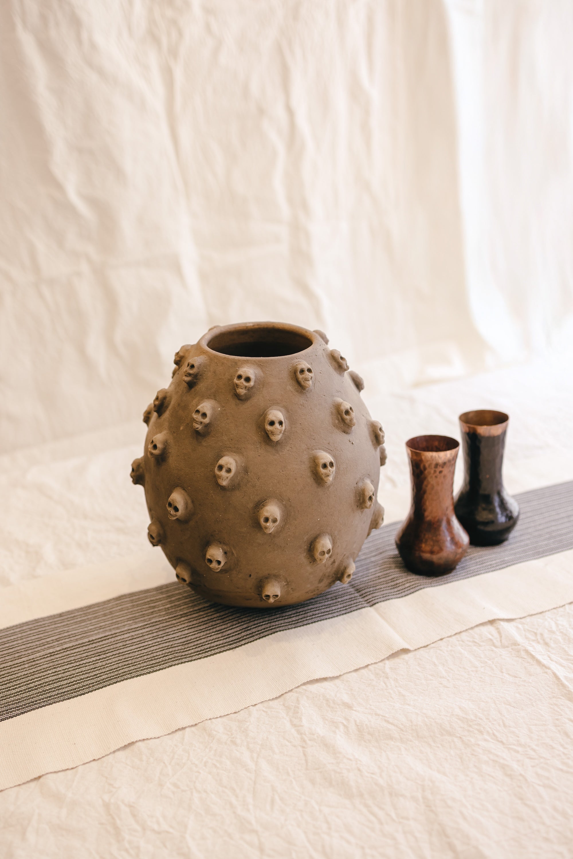 Medium Grey Skull Urn